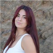 Estudiante universitaria implanta clases particulares a niñas/os de educación primaria